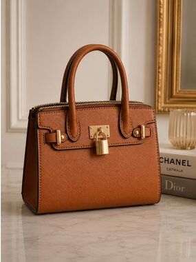 Elegant Brown Handbag